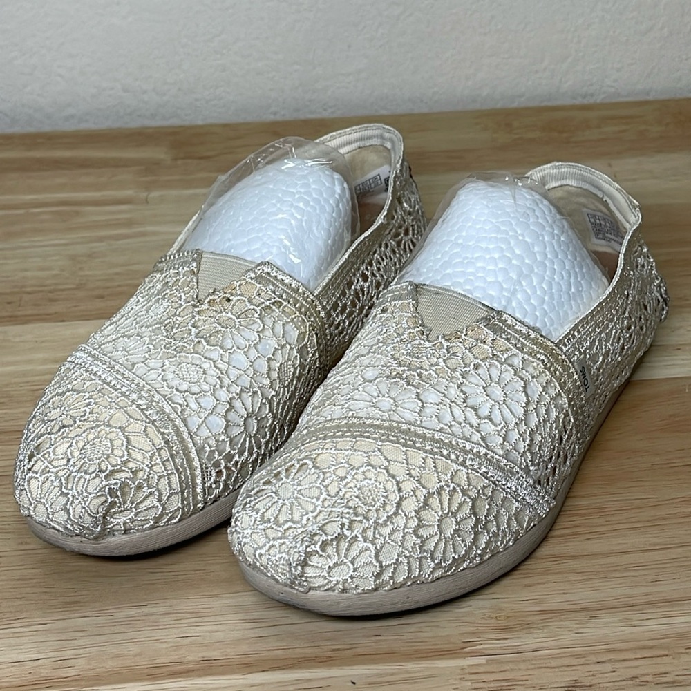 Toms Cream Floral Lace Lightweight Ballet Flats size 5W